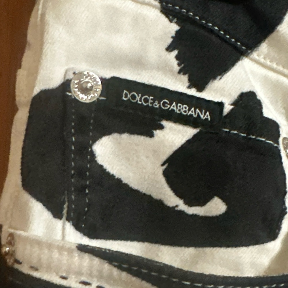 Dolce & Gabbana Graffiti-Print Denim Skinny Jeans - Picture 16 of 17